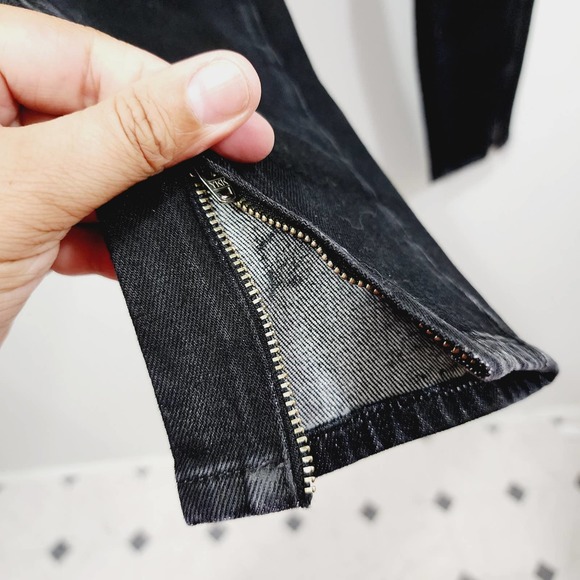 AMO Twist Zip Slim Fit Mid-Rise Ankle Jeans NEW Size 28 in Jett Wash - Picture 2 of 14